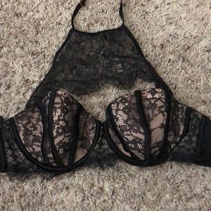 VS Black & Nude Cleavage Laced Open Neck Bra